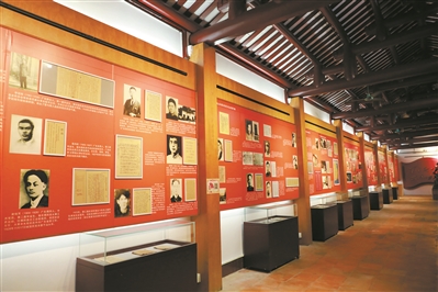 农讲所旧址馆内的展览。
