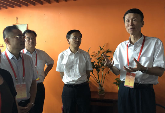 市科创委主任王桂林参加市政协十三届二次会议