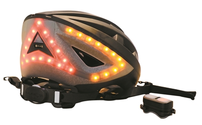 智能头盔，配备有遥控器，在转向时按下遥控器上的方向键，头盔上相应方向的指示灯就会亮起。