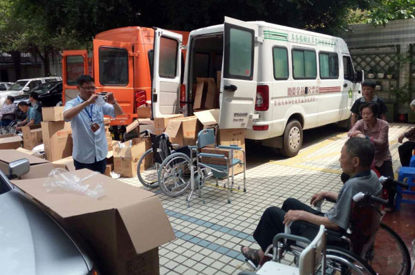 广州市残疾人辅助器具服务中心走进社区为残疾