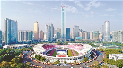 全面翻新改造后的天河体育场“红红火火”，势必为广州市民增添更大的便利和乐趣。