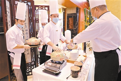  博古斯世界烹饪大赛2018亚太区选拔赛赛前新闻发布会在东方宾馆举行，发布会后东方宾馆的午餐会也别具特色。