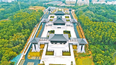 南汉二陵包括德陵和康陵于2003年～2004年发掘，被评为2004年度中国十大考古新发现，2006年被国务院公布为全国重点保护单位。2011年被列入广东省首批大遗址名单，是广州市最重要的历史文化遗产之一，南汉二陵在发掘结束后进行原址保护。南汉二陵博物馆是经已故考古学家麦英豪倡议，广州市人民政府2012年决定立项建设的专题博物馆，被列为广州市“十二五”重点文化建设项目之一。工程总投资约3．28亿元，占地面积约9公顷，总建筑面积21800平方米。