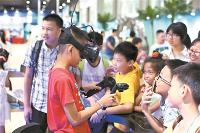 南国书香节为广大读者提供虚拟3D网上观展、AR情景互动等体验。