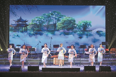 “彩虹组合”演唱《岭南说》