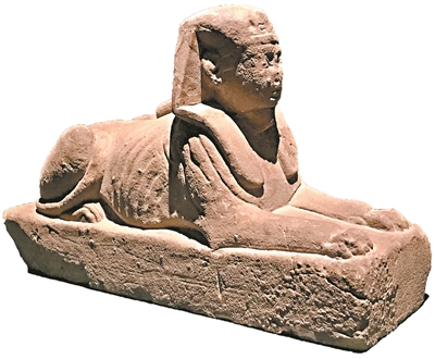 狮身人面像（公元前30-公元395年）。 在古埃及，狮子被认为是体现太阳威力的动物。该雕像将国王的头部与狮子的身体结合起来，象征着太阳神之子。古罗马时期，狮身人面雕像被置放于坟墓的入口处，象征着逝者的重生可以因太阳的循环而得到保证。