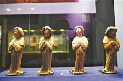 仕女俑