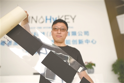 国内最大的氢燃料电池膜电极生产线在广州落地，第一代膜电极产品已经发布。