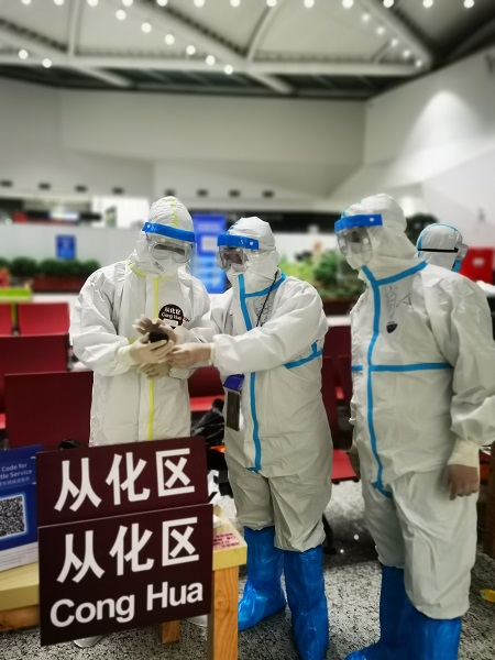 向政枝在教授对讲机使用方法1.jpg