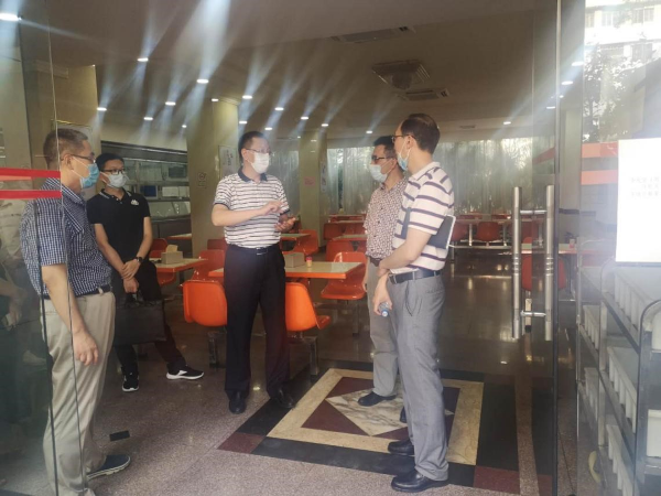 陈烯副区长带队调研公园前周边机团单位.jpg
