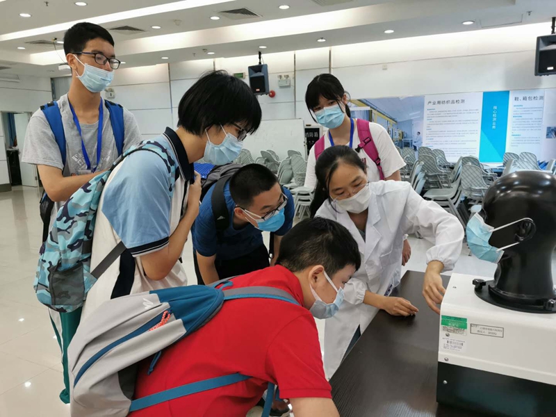 中大营组织营员开展线下研学活动_副本.jpg