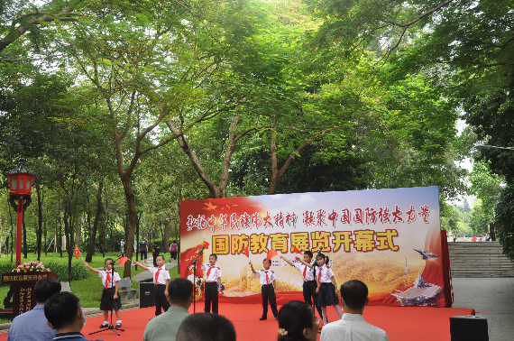 东川路小学演唱.JPG