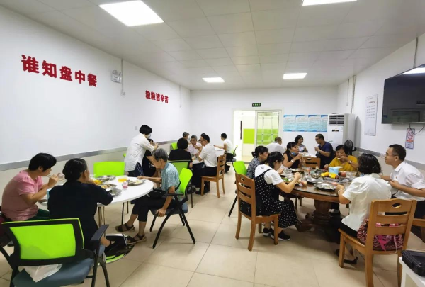 午餐座谈会.jpg