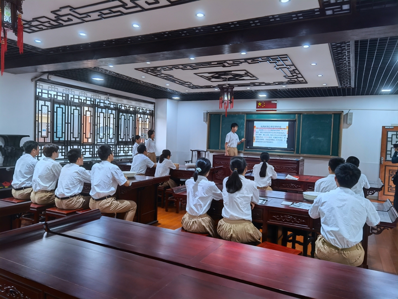 06-广东华侨中学港澳子弟班历史文化课（家国情怀专题）_副本.jpg