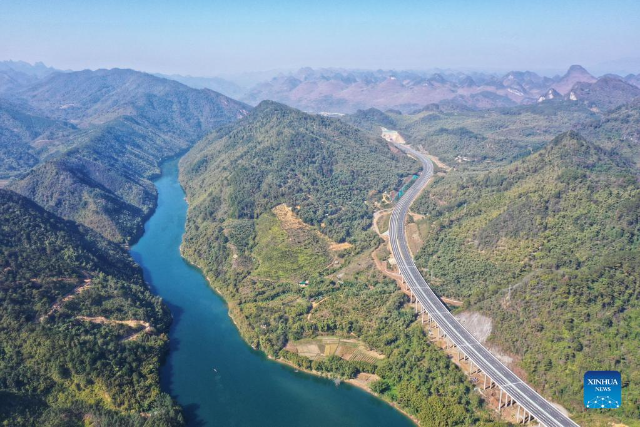 Guangzhou-Lianzhou Expressway underway
