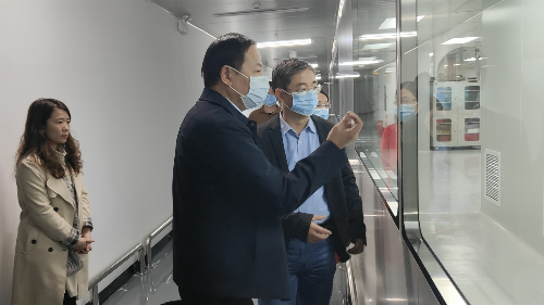 2月17日，市工信局中小企业局局长叶华东调研_1600.jpg