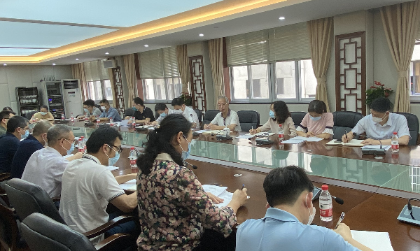 4月28日市发展改革委召开支援疫情防控工作党员干部代表座谈会.jpg