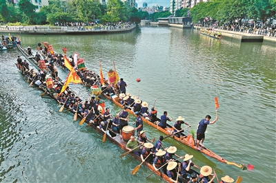 千余载扒龙不辍 一江水满城夺锦