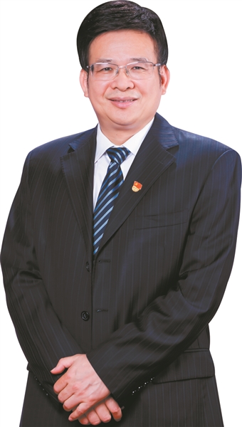 何镜清.jpg