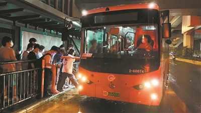 广东防汛应急响应提升至Ⅱ级2.jpg