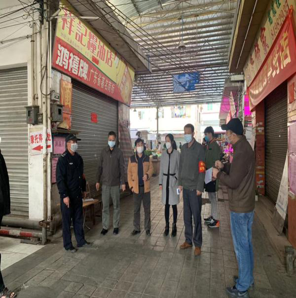 南沙街退役军人执勤值守.png