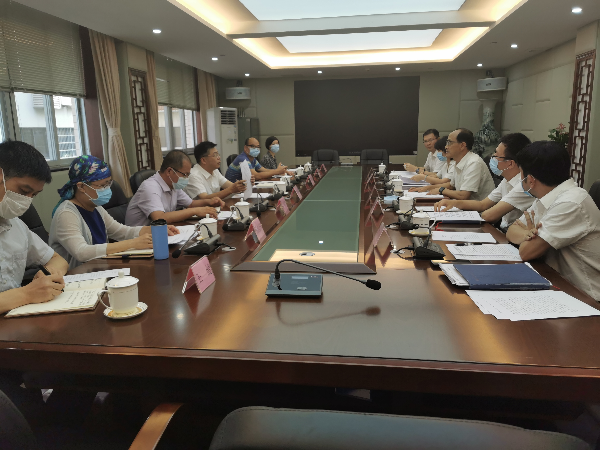 7月19日市发展改革委副主任周青峰会见广州供电局总经理张忠东一行.jpg