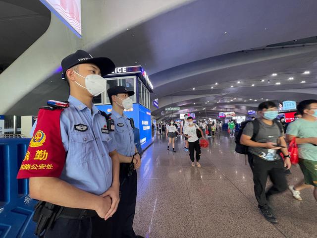 广州铁路警方持续推进“百日行动”
