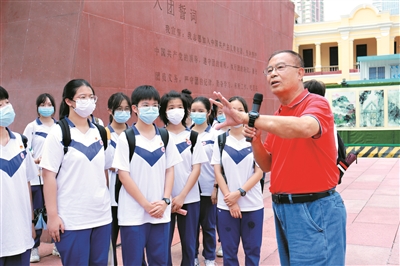 广州地区各大高校师生、各界青年认真学习党的二十大报告
