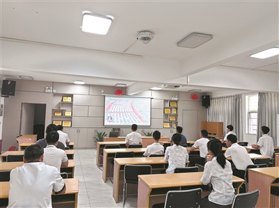 广州各大国企员工认真学习党的二十大报告