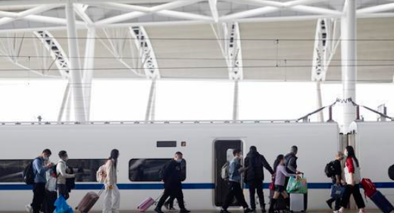 春运第10天  广州南站发送旅客30.3万人次达2019年的102.2%