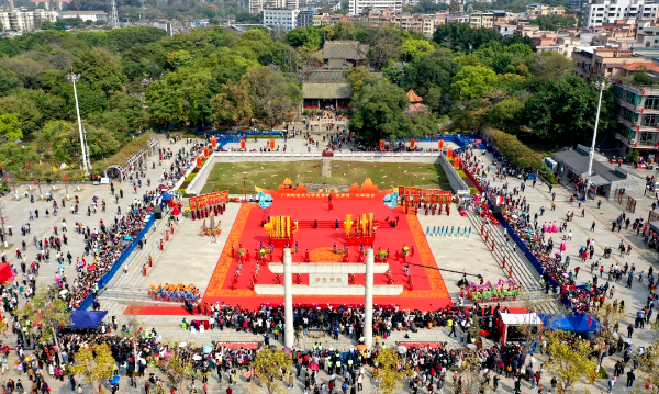 A thousand-year-old temple fair kicks off in Guangzhou's Huangpu