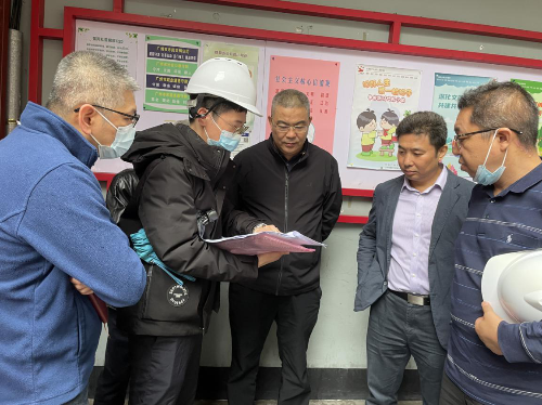 市水务局李明副局长调研二沙涌.png