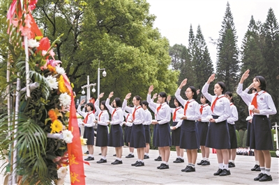 少年心向党 清明祭英烈