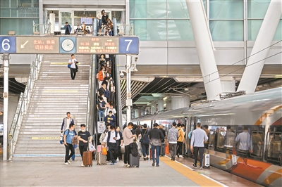 清明假期铁路客流高位运行 广铁4月5日发送旅客同比增长超300%