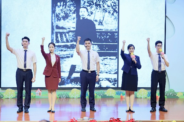 表演《红色故事会》_副本.jpg