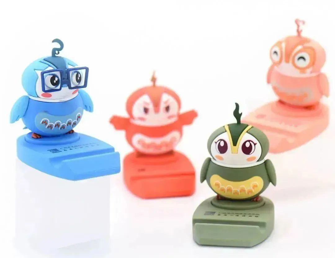 1204-“百变鸮小”文创产品.png
