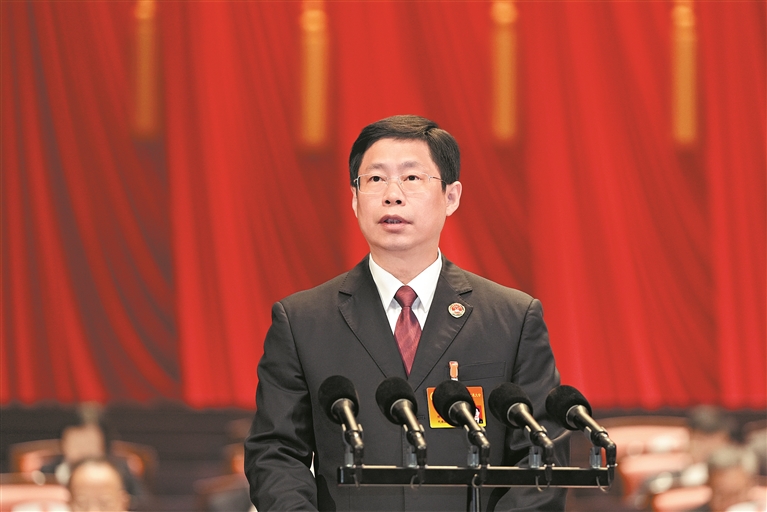 广州市人民检察院检察长张健在广州市第十六届人大四次会议上作工作报告
