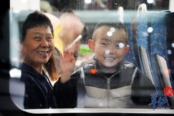 Video丨A close look at the bustling scenes on the first day of Chunyun in Guangzhou