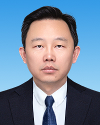 洪　谦