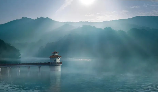 Baiyun Mountain waterside walkway opens for panoramic water-land-air tour