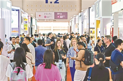 海外客商广交会取“电商经”